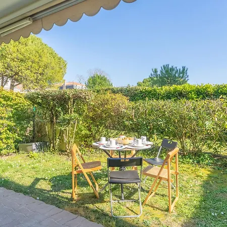 De Mons By Interhome