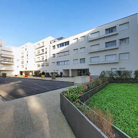 De Mons By Interhome רויאן