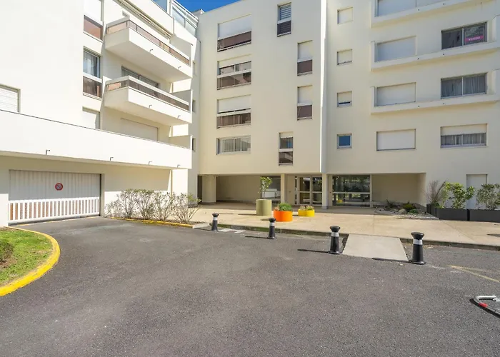 De Mons By Interhome شقة