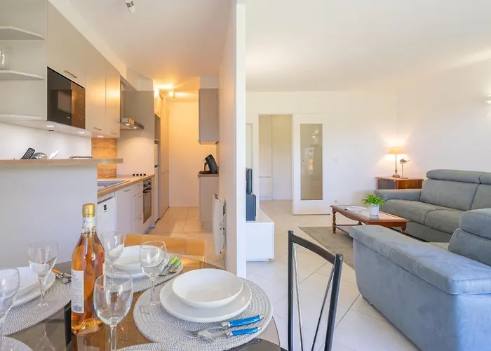 De Mons By Interhome Royan