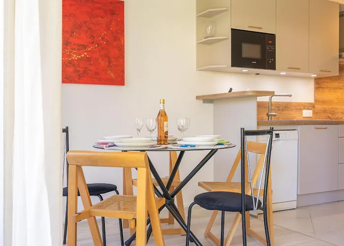 De Mons By Interhome * Royan