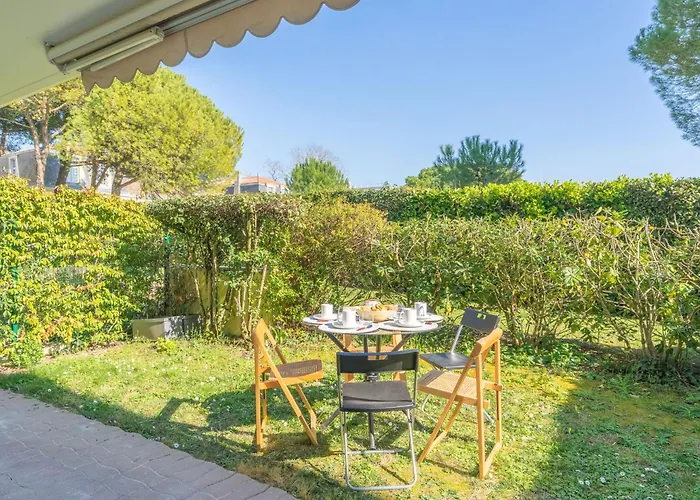 De Mons By Interhome