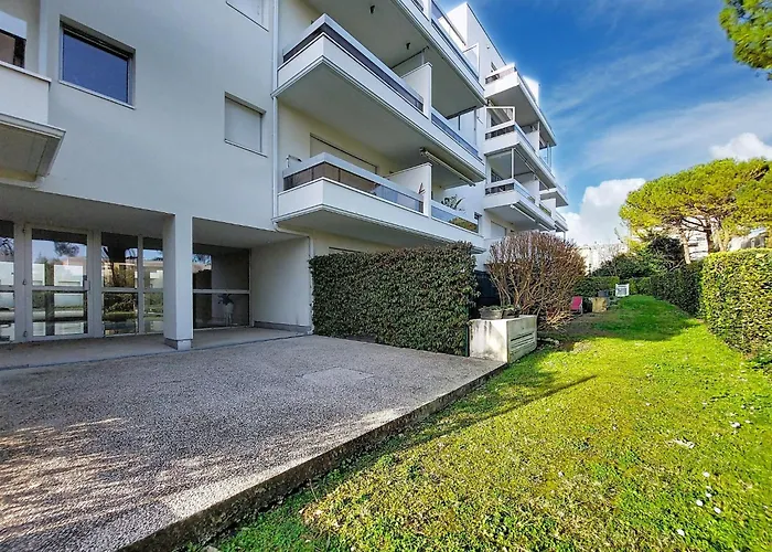 Apartment De Mons By Interhome Royan